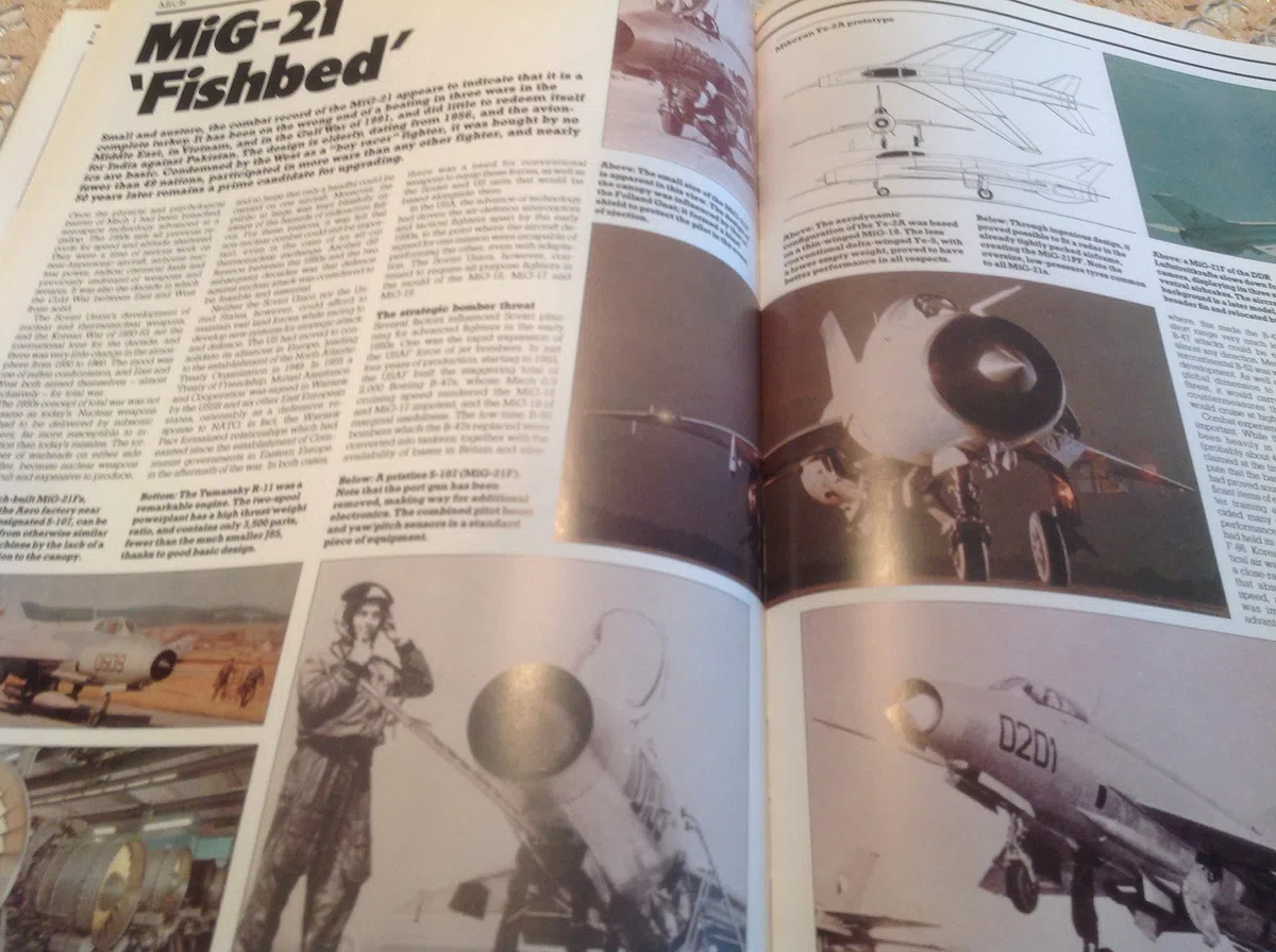 GREAT BOOK OF MODERN WARPLANES