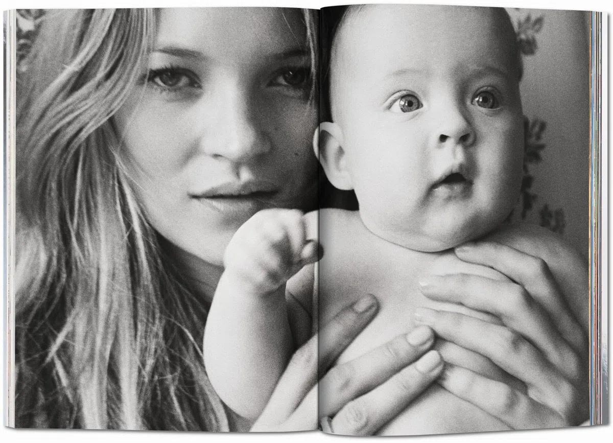 fo-25 Kate Moss by Mario Testino